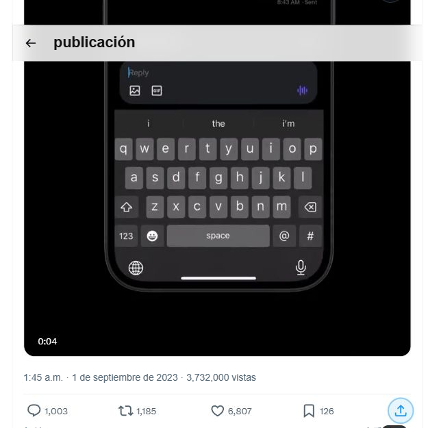 Mostrar la barra de operaciones de respuestas, reposts, me gusta, favoritos y compartir en la parte inferior de la publicación de video X, el ícono de compartir está en el extremo derecho.